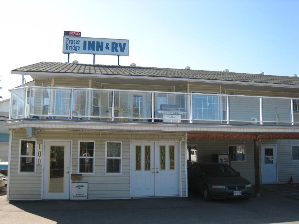 Fraser Bridge Inn And Rv Park Quesnel Exteriör bild